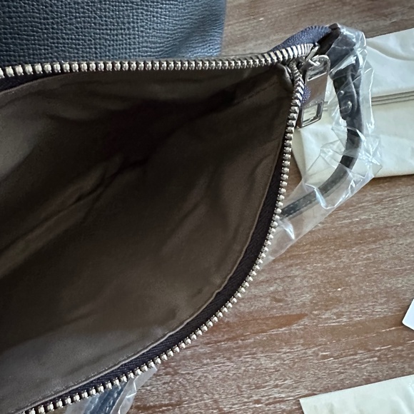 BERACAMY Paris Gratitude Clasp Bucket Bag -Midnight - BNWT + Box - Picture 8 of 16